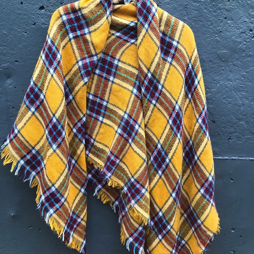 Colorful & Cozy Vintage Scarf / Shawl !
